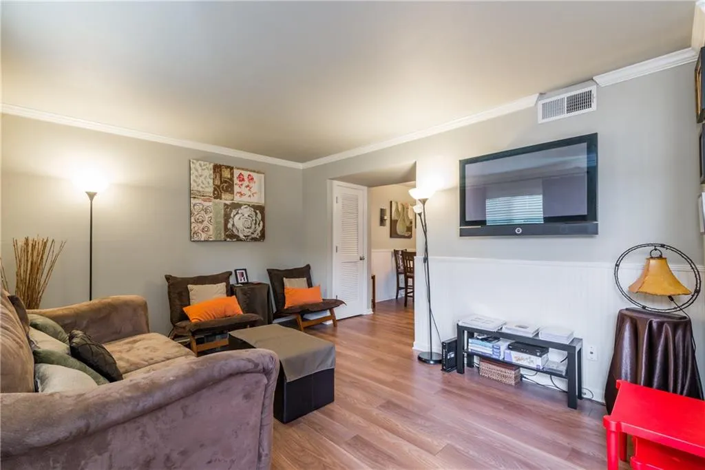 6940 Roswell Road Unit 19c, Atlanta, Georgia 30328, 2 Bedrooms Bedrooms, ,1 BathroomBathrooms,Residential,Sold,6940 Roswell Road Unit 19c,5817351