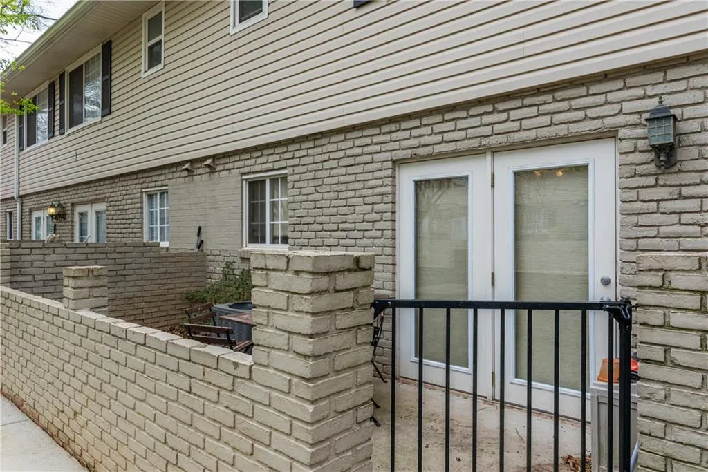 6940 Roswell Road Unit 19c, Atlanta, Georgia 30328, 2 Bedrooms Bedrooms, ,1 BathroomBathrooms,Residential,Sold,6940 Roswell Road Unit 19c,5817351