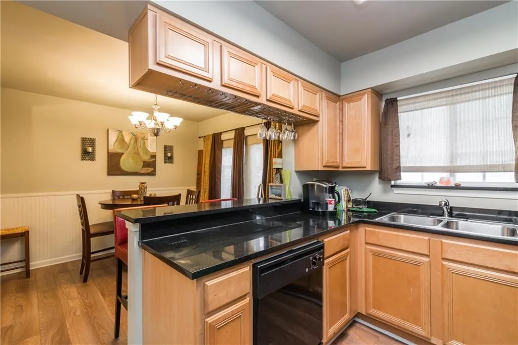 6940 Roswell Road Unit 19c, Atlanta, Georgia 30328, 2 Bedrooms Bedrooms, ,1 BathroomBathrooms,Residential,Sold,6940 Roswell Road Unit 19c,5817351