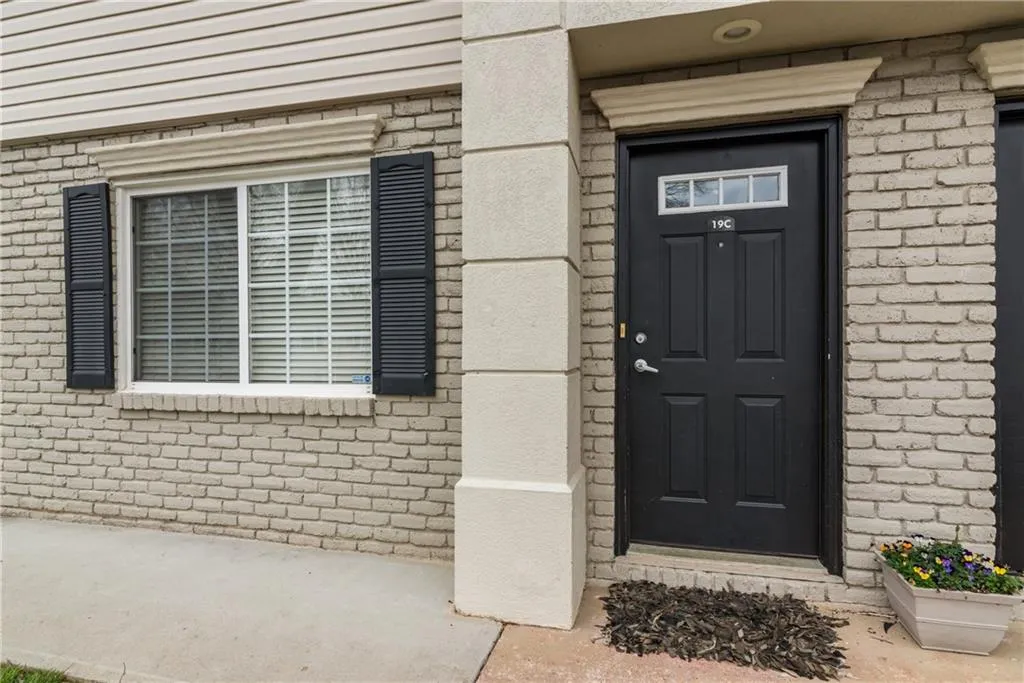 6940 Roswell Road Unit 19c, Atlanta, Georgia 30328, 2 Bedrooms Bedrooms, ,1 BathroomBathrooms,Residential,Sold,6940 Roswell Road Unit 19c,5817351