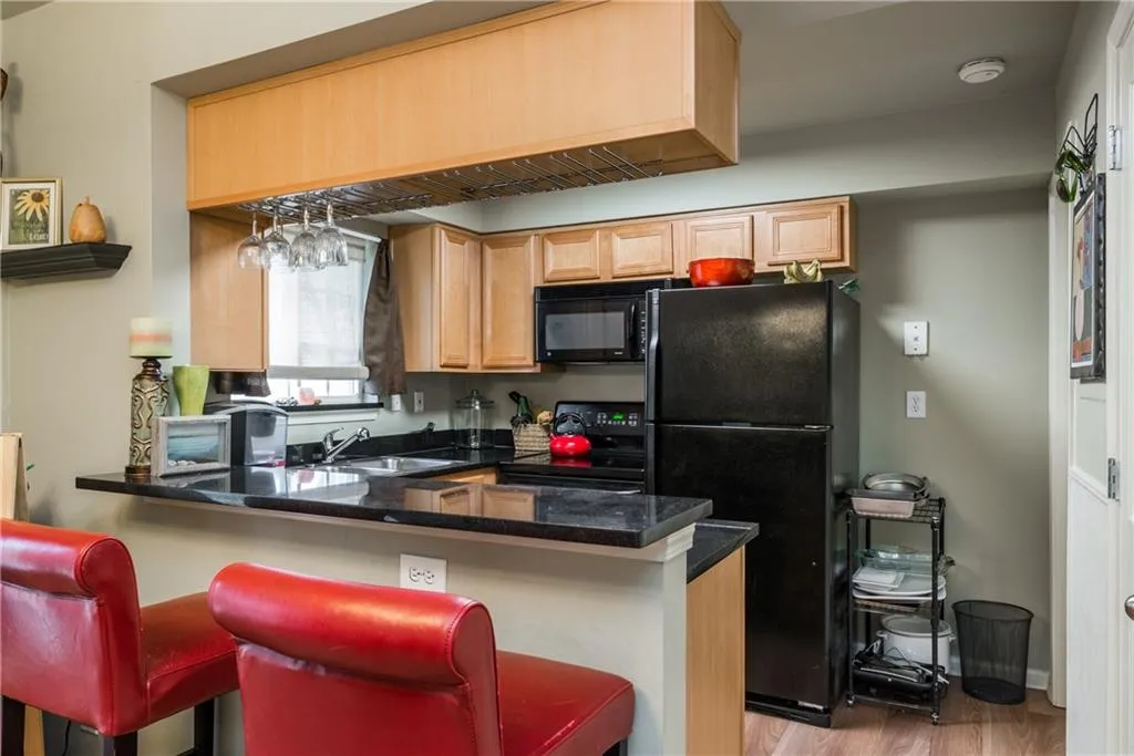 6940 Roswell Road Unit 19c, Atlanta, Georgia 30328, 2 Bedrooms Bedrooms, ,1 BathroomBathrooms,Residential,Sold,6940 Roswell Road Unit 19c,5817351