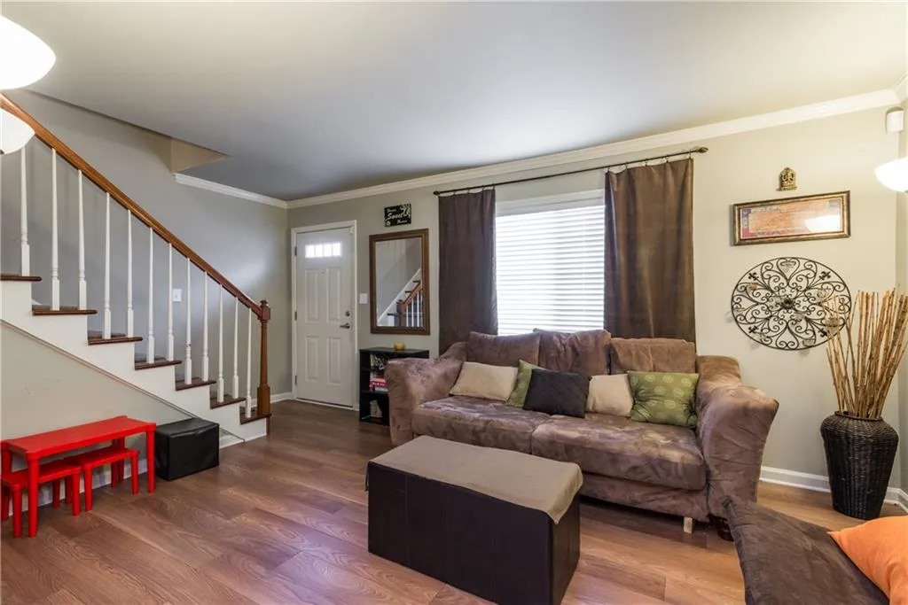 6940 Roswell Road Unit 19c, Atlanta, Georgia 30328, 2 Bedrooms Bedrooms, ,1 BathroomBathrooms,Residential,Sold,6940 Roswell Road Unit 19c,5817351