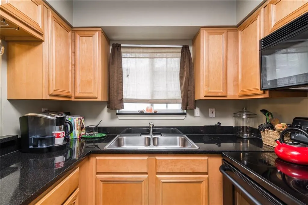 6940 Roswell Road Unit 19c, Atlanta, Georgia 30328, 2 Bedrooms Bedrooms, ,1 BathroomBathrooms,Residential,Sold,6940 Roswell Road Unit 19c,5817351