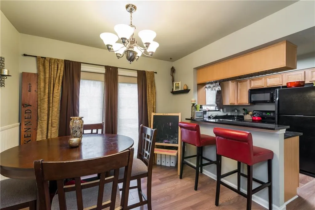 6940 Roswell Road Unit 19c, Atlanta, Georgia 30328, 2 Bedrooms Bedrooms, ,1 BathroomBathrooms,Residential,Sold,6940 Roswell Road Unit 19c,5817351