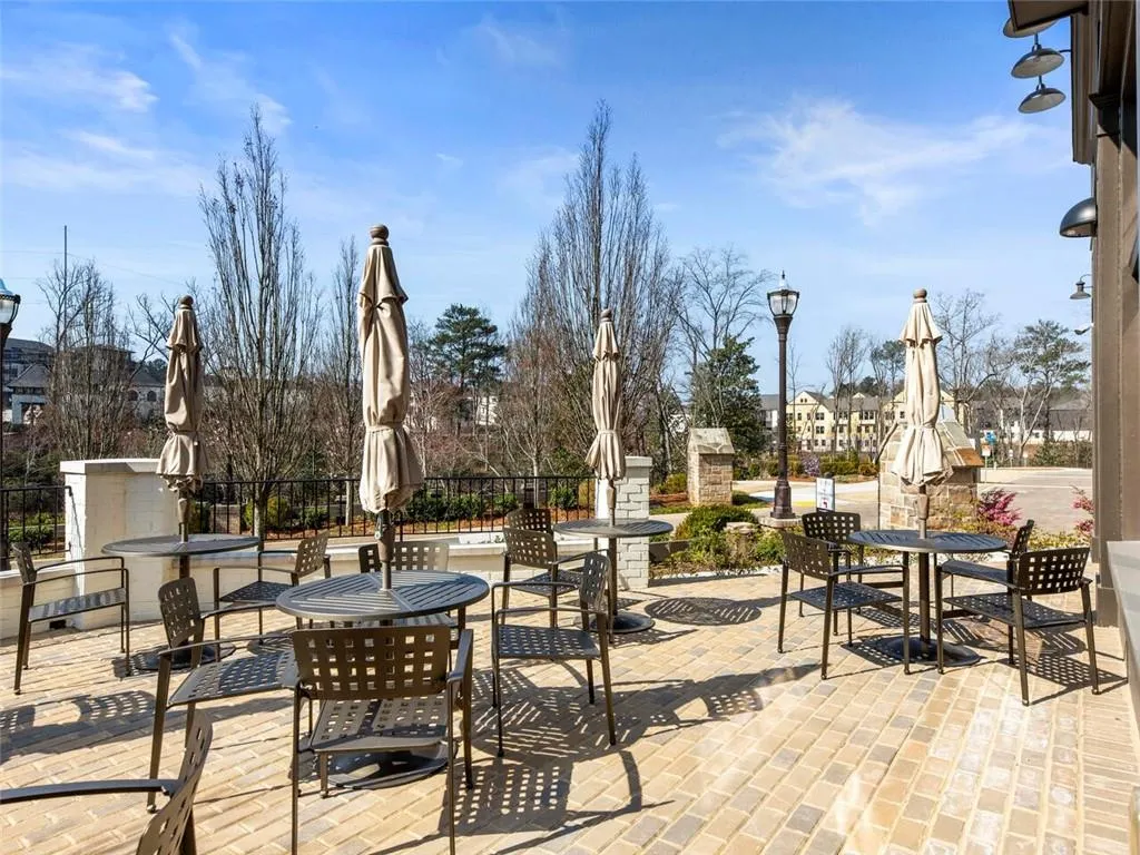 6637 Cadence Boulevard, Atlanta, Georgia 30328, 4 Bedrooms Bedrooms, ,4 BathroomsBathrooms,Residential,Sold,6637 Cadence Boulevard,7050117