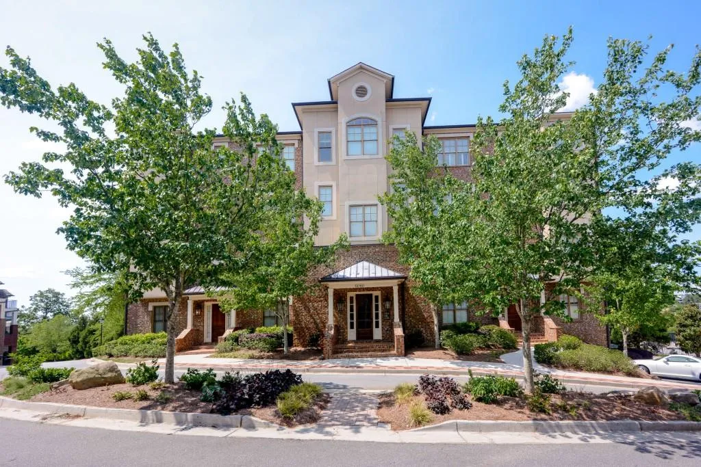 6060 City Walk Lane Unit 302, Atlanta, Georgia 30328, 3 Bedrooms Bedrooms, ,3 BathroomsBathrooms,Residential,Sold,6060 City Walk Lane Unit 302,5690149