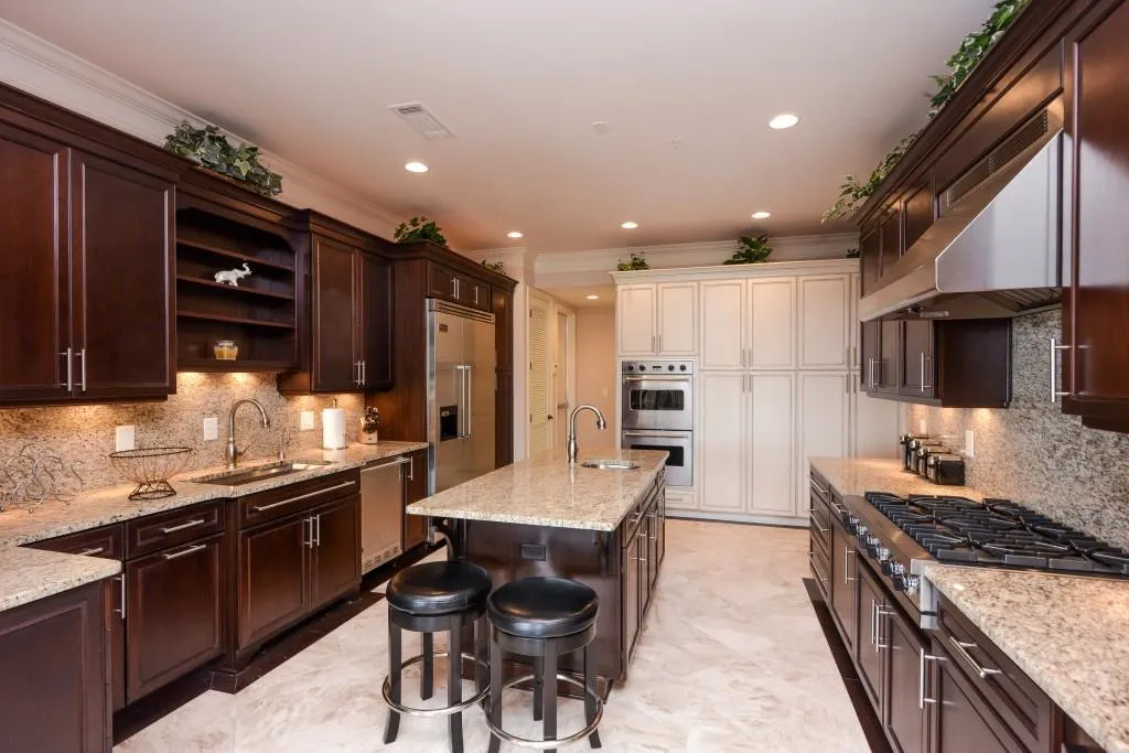 6060 City Walk Lane Unit 302, Atlanta, Georgia 30328, 3 Bedrooms Bedrooms, ,3 BathroomsBathrooms,Residential,Sold,6060 City Walk Lane Unit 302,5690149