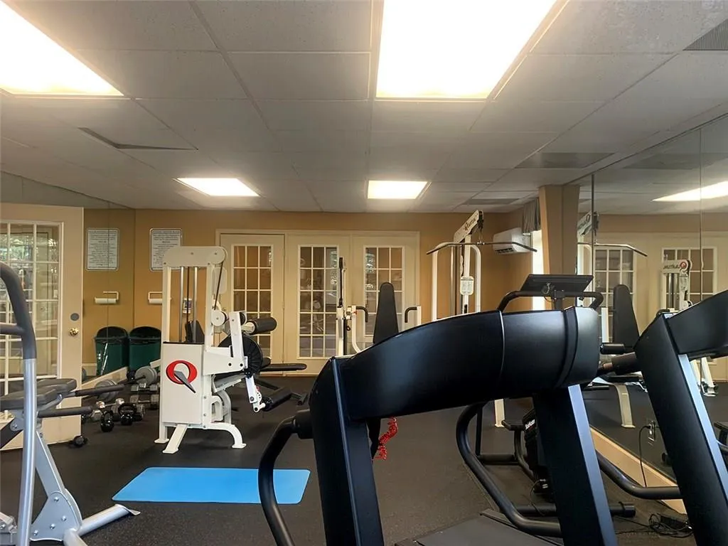 6900 Roswell Road Unit L10, Atlanta, Georgia 30328, 2 Bedrooms Bedrooms, ,2 BathroomsBathrooms,Residential,Sold,6900 Roswell Road Unit L10,6116053