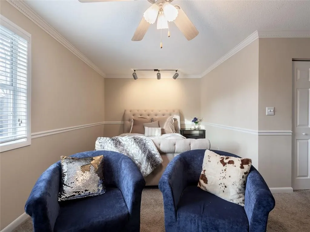 6900 Roswell Road Unit L10, Atlanta, Georgia 30328, 2 Bedrooms Bedrooms, ,2 BathroomsBathrooms,Residential,Sold,6900 Roswell Road Unit L10,6116053