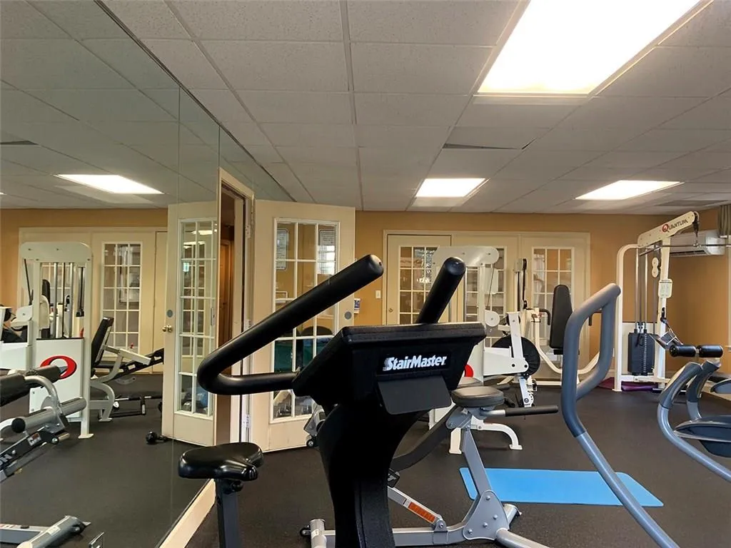 6900 Roswell Road Unit L10, Atlanta, Georgia 30328, 2 Bedrooms Bedrooms, ,2 BathroomsBathrooms,Residential,Sold,6900 Roswell Road Unit L10,6116053