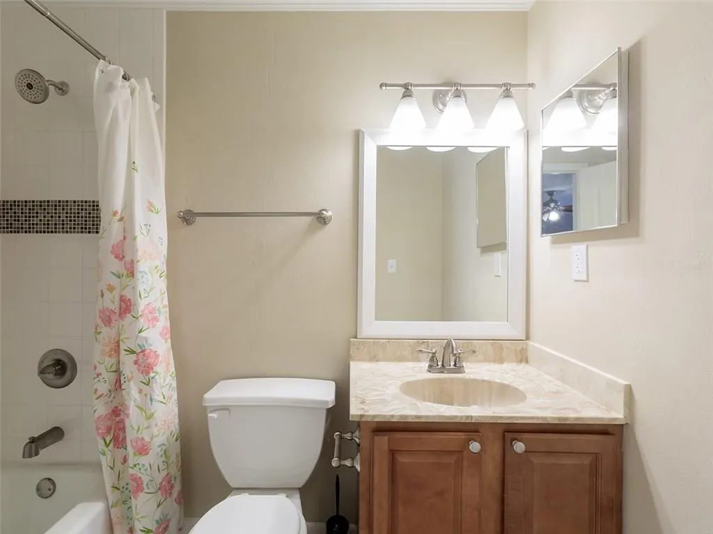 6900 Roswell Road Unit L10, Atlanta, Georgia 30328, 2 Bedrooms Bedrooms, ,2 BathroomsBathrooms,Residential,Sold,6900 Roswell Road Unit L10,6116053