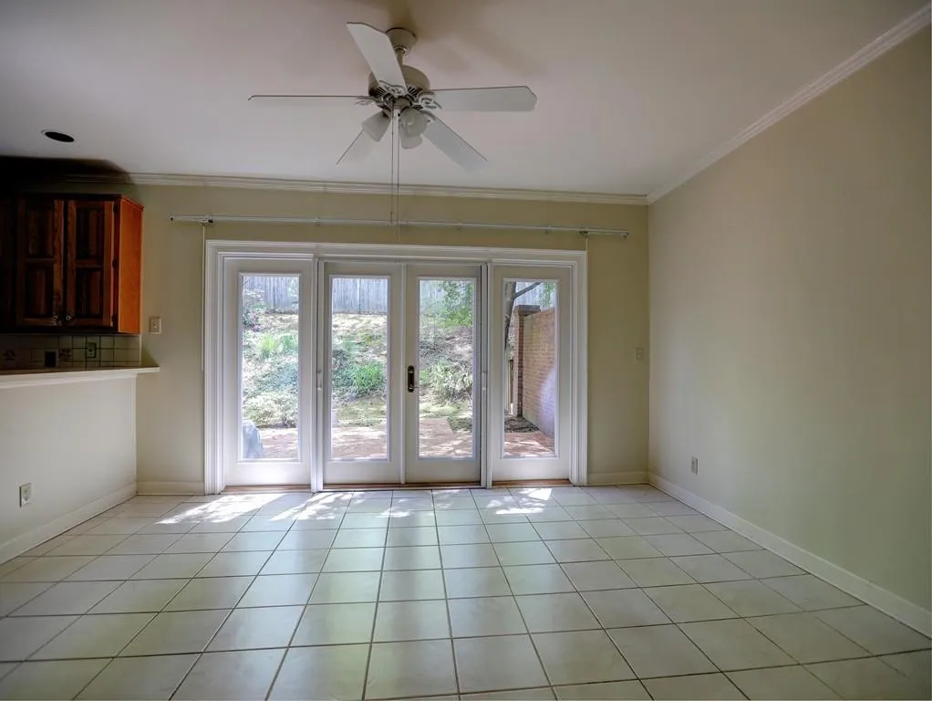 7155 Roswell Road Unit 11, Atlanta, Georgia 30328, 3 Bedrooms Bedrooms, ,2 BathroomsBathrooms,Residential,Sold,7155 Roswell Road Unit 11,6003795