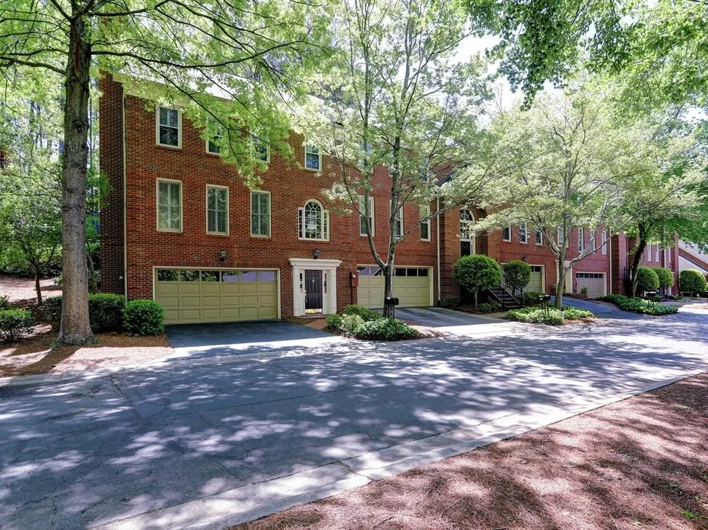7155 Roswell Road Unit 11, Atlanta, Georgia 30328, 3 Bedrooms Bedrooms, ,2 BathroomsBathrooms,Residential,Sold,7155 Roswell Road Unit 11,6003795