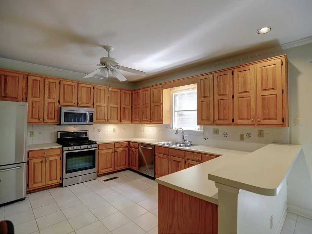 7155 Roswell Road Unit 11, Atlanta, Georgia 30328, 3 Bedrooms Bedrooms, ,2 BathroomsBathrooms,Residential,Sold,7155 Roswell Road Unit 11,6003795