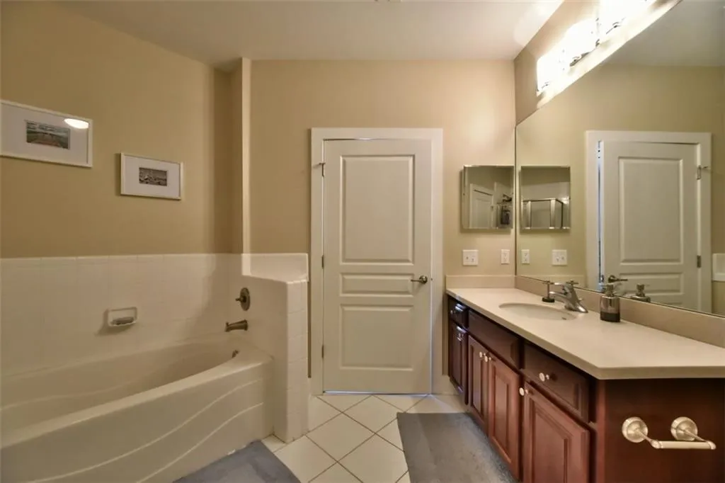 799 Hammond Drive Unit 317, Atlanta, Georgia 30328, 1 Bedroom Bedrooms, ,1 BathroomBathrooms,Residential,Sold,799 Hammond Drive Unit 317,5710631