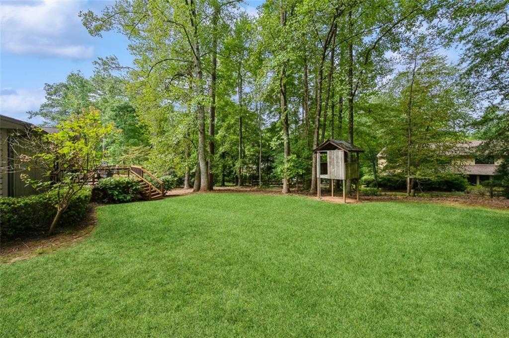 230 Brandon Place, Sandy Springs, Georgia 30328, 5 Bedrooms Bedrooms, ,3 BathroomsBathrooms,Residential,Sold,230 Brandon Place,7281332