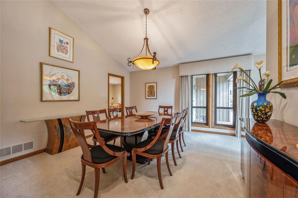 230 Brandon Place, Sandy Springs, Georgia 30328, 5 Bedrooms Bedrooms, ,3 BathroomsBathrooms,Residential,Sold,230 Brandon Place,7281332