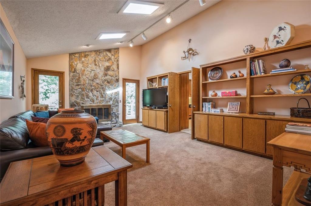 230 Brandon Place, Sandy Springs, Georgia 30328, 5 Bedrooms Bedrooms, ,3 BathroomsBathrooms,Residential,Sold,230 Brandon Place,7281332