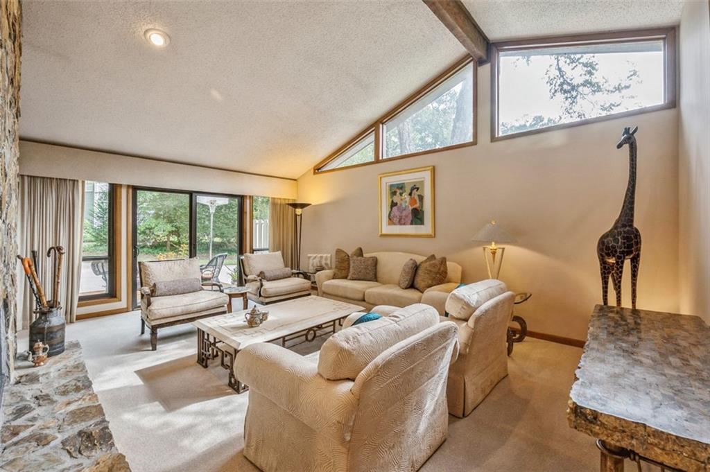 230 Brandon Place, Sandy Springs, Georgia 30328, 5 Bedrooms Bedrooms, ,3 BathroomsBathrooms,Residential,Sold,230 Brandon Place,7281332