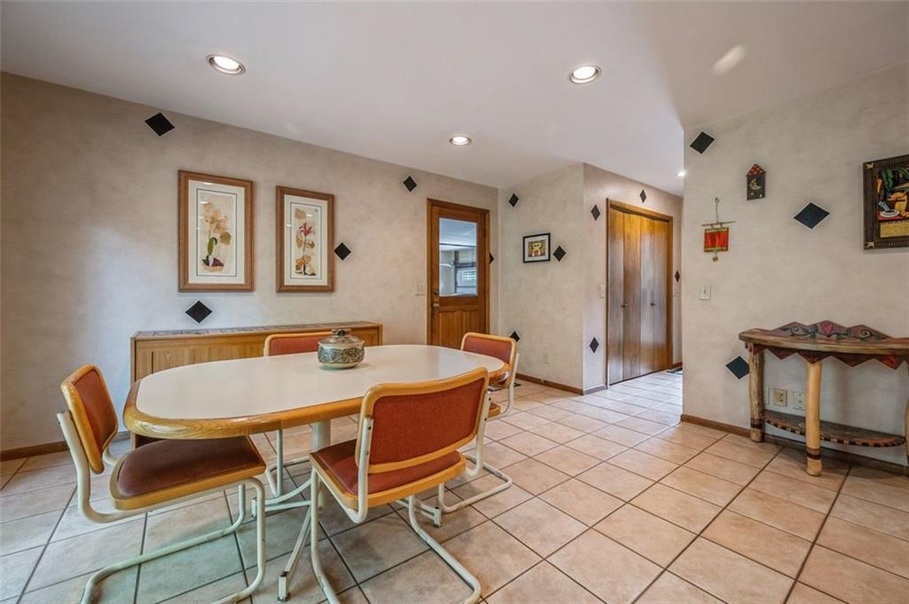 230 Brandon Place, Sandy Springs, Georgia 30328, 5 Bedrooms Bedrooms, ,3 BathroomsBathrooms,Residential,Sold,230 Brandon Place,7281332