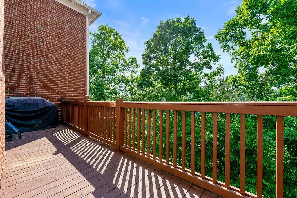 410 Brookview Circle, Sandy Springs, Georgia 30339, 4 Bedrooms Bedrooms, ,3 BathroomsBathrooms,Residential,Sold,410 Brookview Circle,7067165