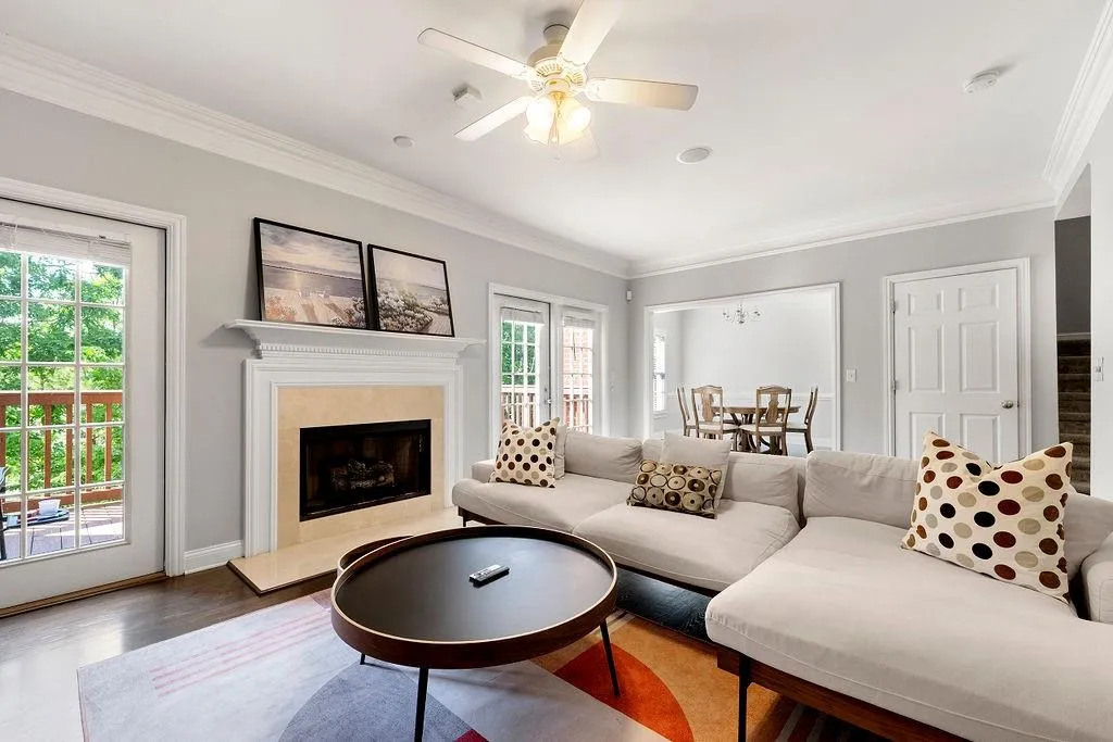 410 Brookview Circle, Sandy Springs, Georgia 30339, 4 Bedrooms Bedrooms, ,3 BathroomsBathrooms,Residential,Sold,410 Brookview Circle,7067165