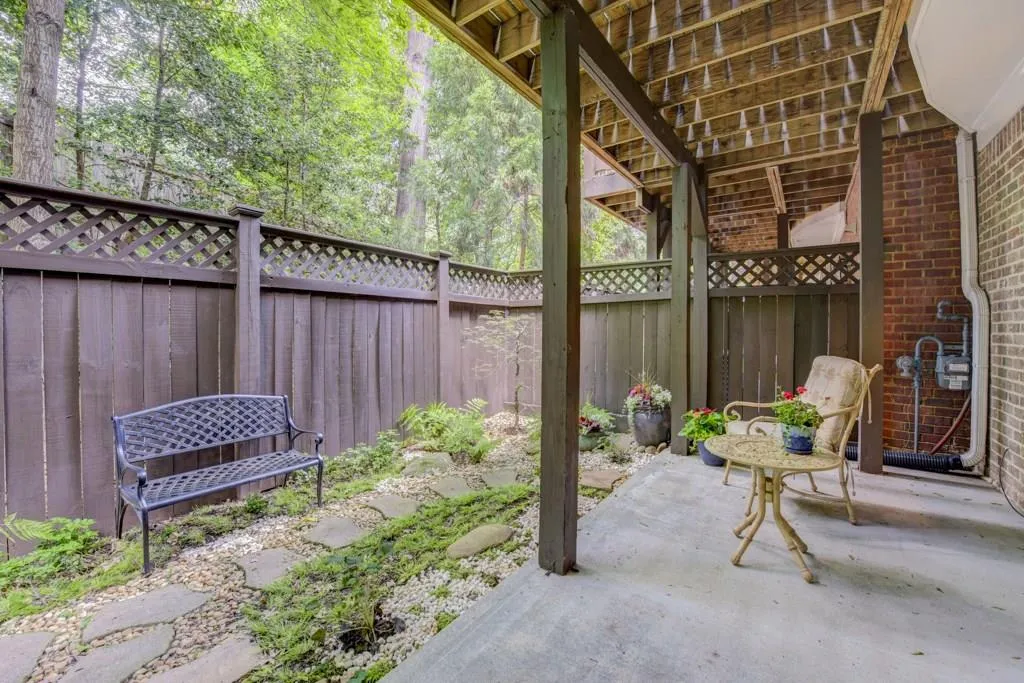 133 Chemin De Vie, Sandy Springs, Georgia 30328, 3 Bedrooms Bedrooms, ,3 BathroomsBathrooms,Residential,Sold,133 Chemin De Vie,6008341