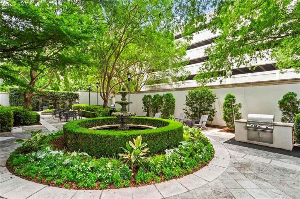 195 14th Street Ne Unit 604, Atlanta, Georgia 30309, 1 Bedroom Bedrooms, ,1 BathroomBathrooms,Residential,For Sale,195 14th Street Ne Unit 604,7666169