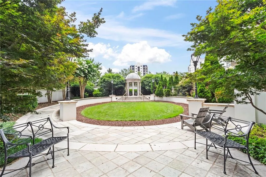 195 14th Street Ne Unit 604, Atlanta, Georgia 30309, 1 Bedroom Bedrooms, ,1 BathroomBathrooms,Residential,For Sale,195 14th Street Ne Unit 604,7666169