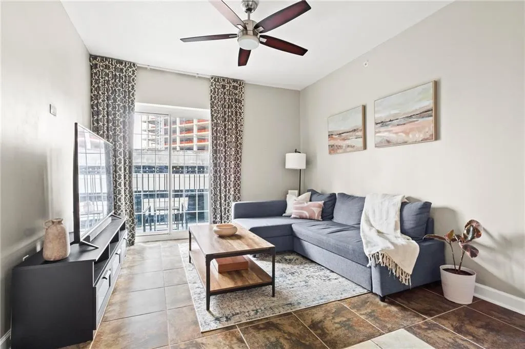 195 14th Street Ne Unit 604, Atlanta, Georgia 30309, 1 Bedroom Bedrooms, ,1 BathroomBathrooms,Residential,For Sale,195 14th Street Ne Unit 604,7666169