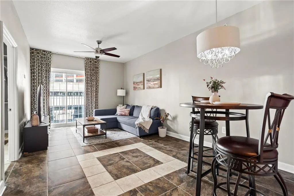 195 14th Street Ne Unit 604, Atlanta, Georgia 30309, 1 Bedroom Bedrooms, ,1 BathroomBathrooms,Residential,For Sale,195 14th Street Ne Unit 604,7666169