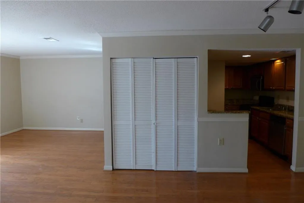 6900 Roswell Road Unit Q13, Sandy Springs, Georgia 30328, 2 Bedrooms Bedrooms, ,2 BathroomsBathrooms,Residential,Sold,6900 Roswell Road Unit Q13,6082376