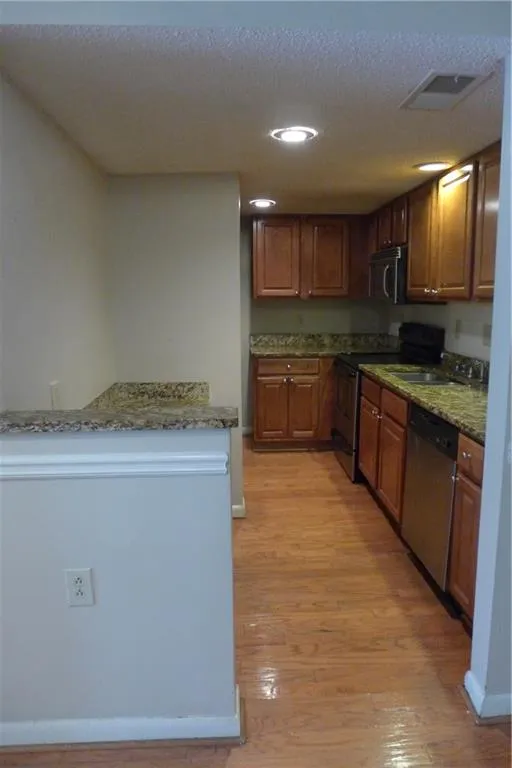 6900 Roswell Road Unit Q13, Sandy Springs, Georgia 30328, 2 Bedrooms Bedrooms, ,2 BathroomsBathrooms,Residential,Sold,6900 Roswell Road Unit Q13,6082376