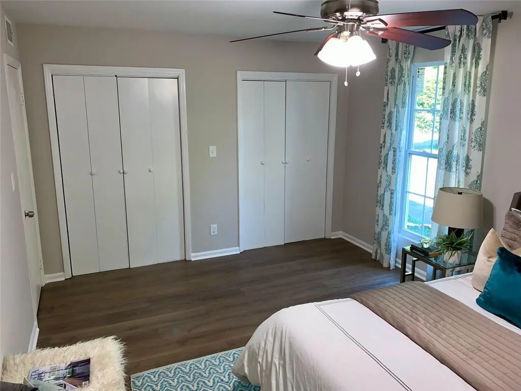 6700 Roswell Road Unit 31e, Sandy Springs, Georgia 30328, 2 Bedrooms Bedrooms, ,2 BathroomsBathrooms,Residential,Sold,6700 Roswell Road Unit 31e,7070554