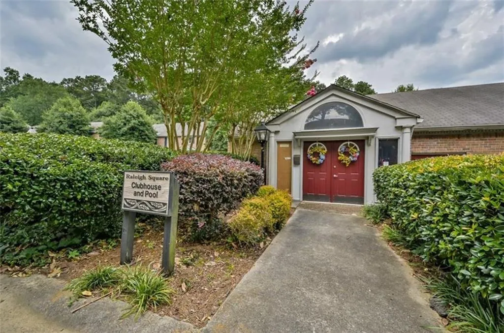 6700 Roswell Road Unit 31e, Sandy Springs, Georgia 30328, 2 Bedrooms Bedrooms, ,2 BathroomsBathrooms,Residential,Sold,6700 Roswell Road Unit 31e,7070554