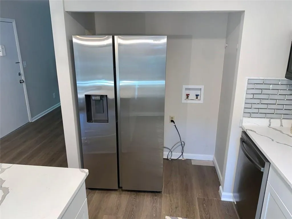 6700 Roswell Road Unit 31e, Sandy Springs, Georgia 30328, 2 Bedrooms Bedrooms, ,2 BathroomsBathrooms,Residential,Sold,6700 Roswell Road Unit 31e,7070554