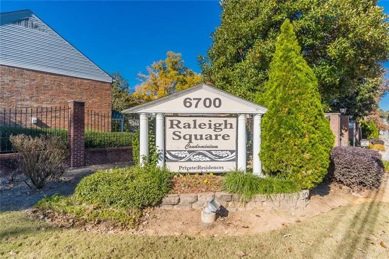 6700 Roswell Road Unit 31e, Sandy Springs, Georgia 30328, 2 Bedrooms Bedrooms, ,2 BathroomsBathrooms,Residential,Sold,6700 Roswell Road Unit 31e,7070554