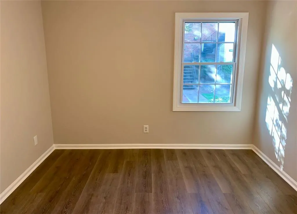 6700 Roswell Road Unit 31e, Sandy Springs, Georgia 30328, 2 Bedrooms Bedrooms, ,2 BathroomsBathrooms,Residential,Sold,6700 Roswell Road Unit 31e,7070554