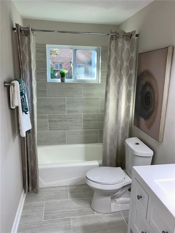 6700 Roswell Road Unit 31e, Sandy Springs, Georgia 30328, 2 Bedrooms Bedrooms, ,2 BathroomsBathrooms,Residential,Sold,6700 Roswell Road Unit 31e,7070554