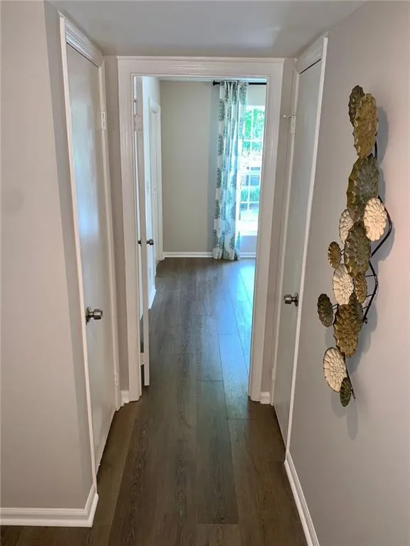 6700 Roswell Road Unit 31e, Sandy Springs, Georgia 30328, 2 Bedrooms Bedrooms, ,2 BathroomsBathrooms,Residential,Sold,6700 Roswell Road Unit 31e,7070554
