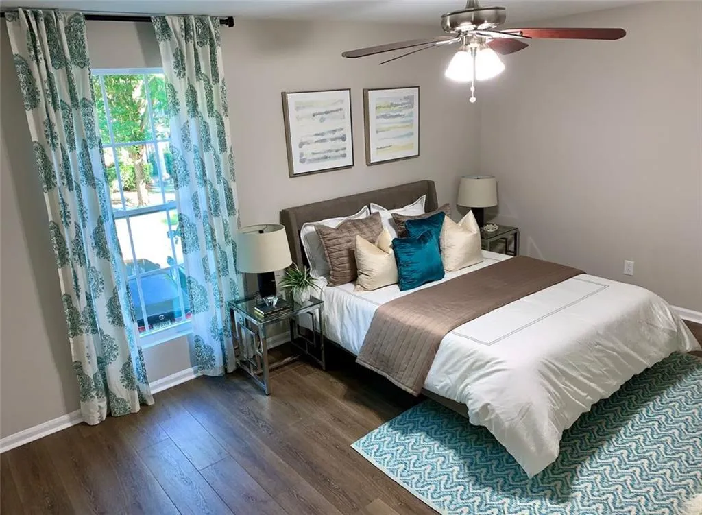 6700 Roswell Road Unit 31e, Sandy Springs, Georgia 30328, 2 Bedrooms Bedrooms, ,2 BathroomsBathrooms,Residential,Sold,6700 Roswell Road Unit 31e,7070554