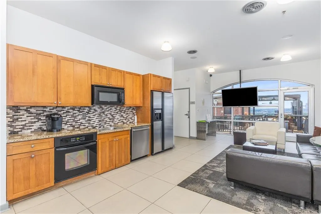 3180 Mathieson Drive Ne Unit 1010, Atlanta, Georgia 30305, 1 Bedroom Bedrooms, ,2 BathroomsBathrooms,Residential,For Sale,3180 Mathieson Drive Ne Unit 1010,7657727