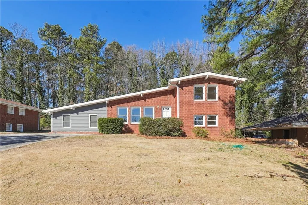 3035 Mclendon Circle Nw, Atlanta, Georgia 30318, 5 Bedrooms Bedrooms, ,2 BathroomsBathrooms,Residential,For Sale,3035 Mclendon Circle Nw,7528824