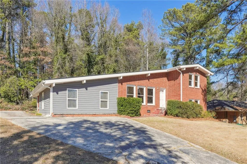 3035 Mclendon Circle Nw, Atlanta, Georgia 30318, 5 Bedrooms Bedrooms, ,2 BathroomsBathrooms,Residential,For Sale,3035 Mclendon Circle Nw,7528824
