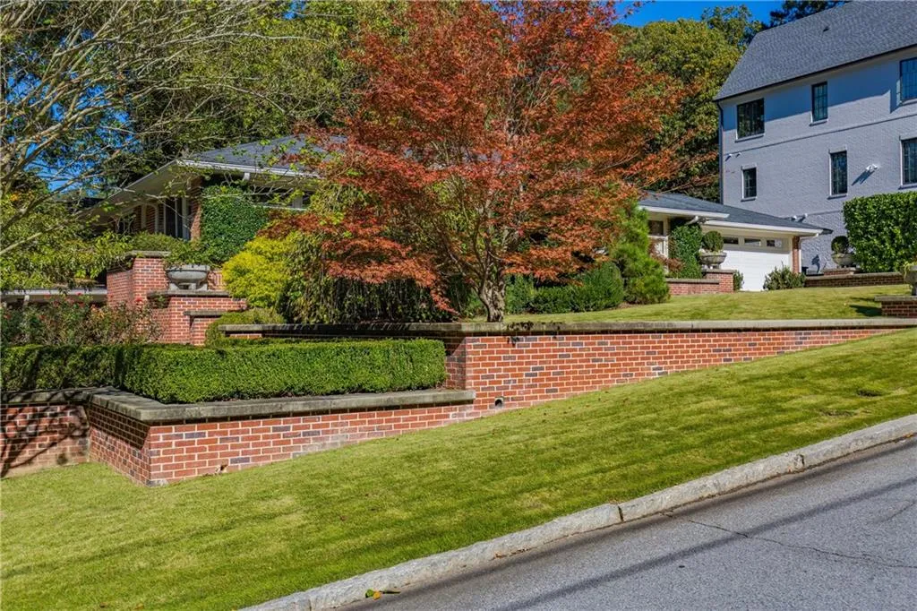 2520 Sharondale Drive Ne, Atlanta, Georgia 30305, 4 Bedrooms Bedrooms, ,4 BathroomsBathrooms,Residential,Sold,2520 Sharondale Drive Ne,5927038