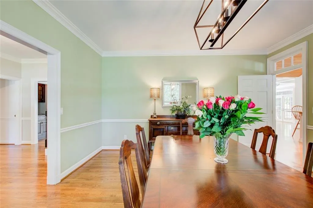 Dining room with 9 foot ceilings