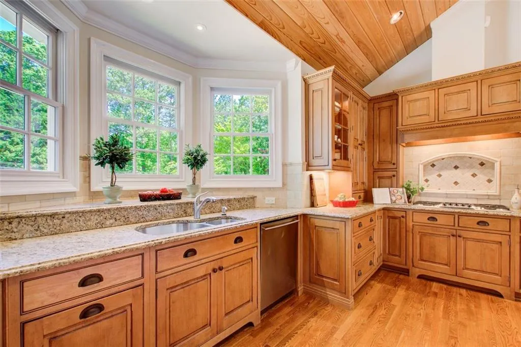 Beautiful spaces in this kitchen