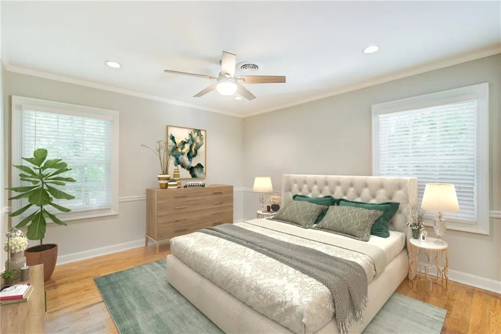 Bedroom on the main level for guest