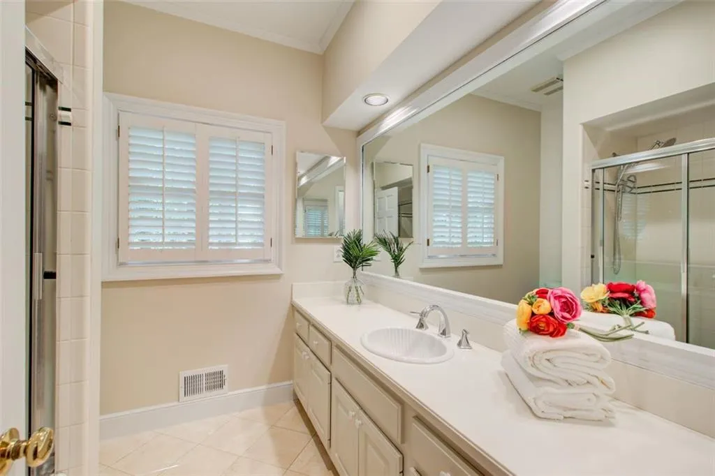 Bathroom on the main level