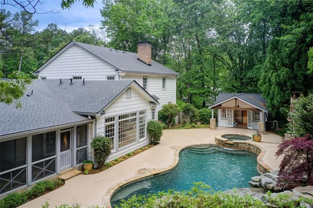 Beautiful amenities and lush landscaping.